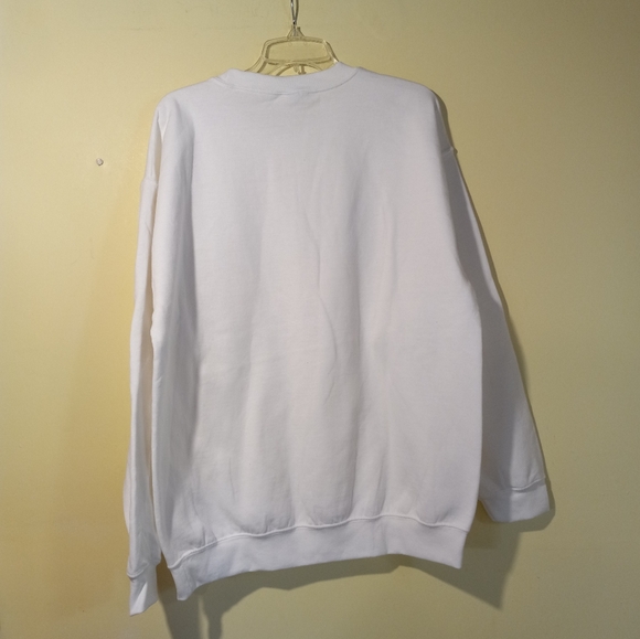 Men's Gildan New England Patriots Sweatshirt. - Picture 3 of 3